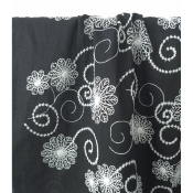 Tissu Voile de Coton Noir Fleurs Brodées Ecru